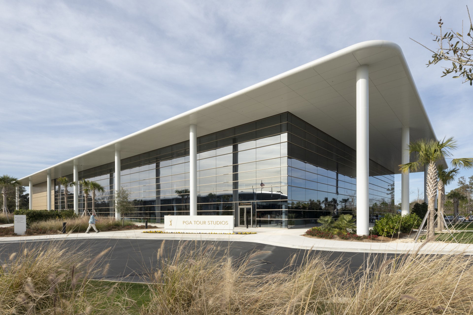 ランドバーグスタジオ PGA TOUR Studios Selects Sennheiser Spectera for New Campus